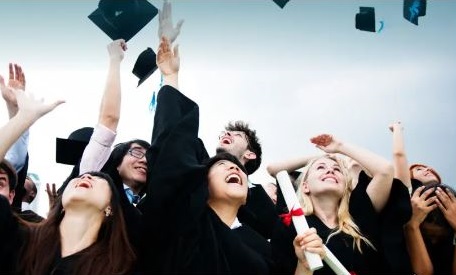 Kabar Baik! untuk Para Lulusan Sarjana, Ada Program Beasiswa Uang Saku Terbesar, Ini Rinciannya